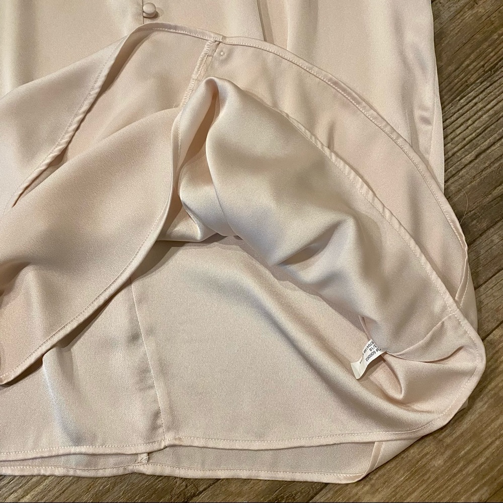 SOLD 💕NWT Express Button Front Light Pink Satin Barcelona Cami - Picture 9 of 14
